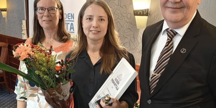 Yrityspalkinto -Keski-Helsingin Yrittäjät palkitsi Anu Kaartinen Jewelleryn vuoden yksinyrittäjänä